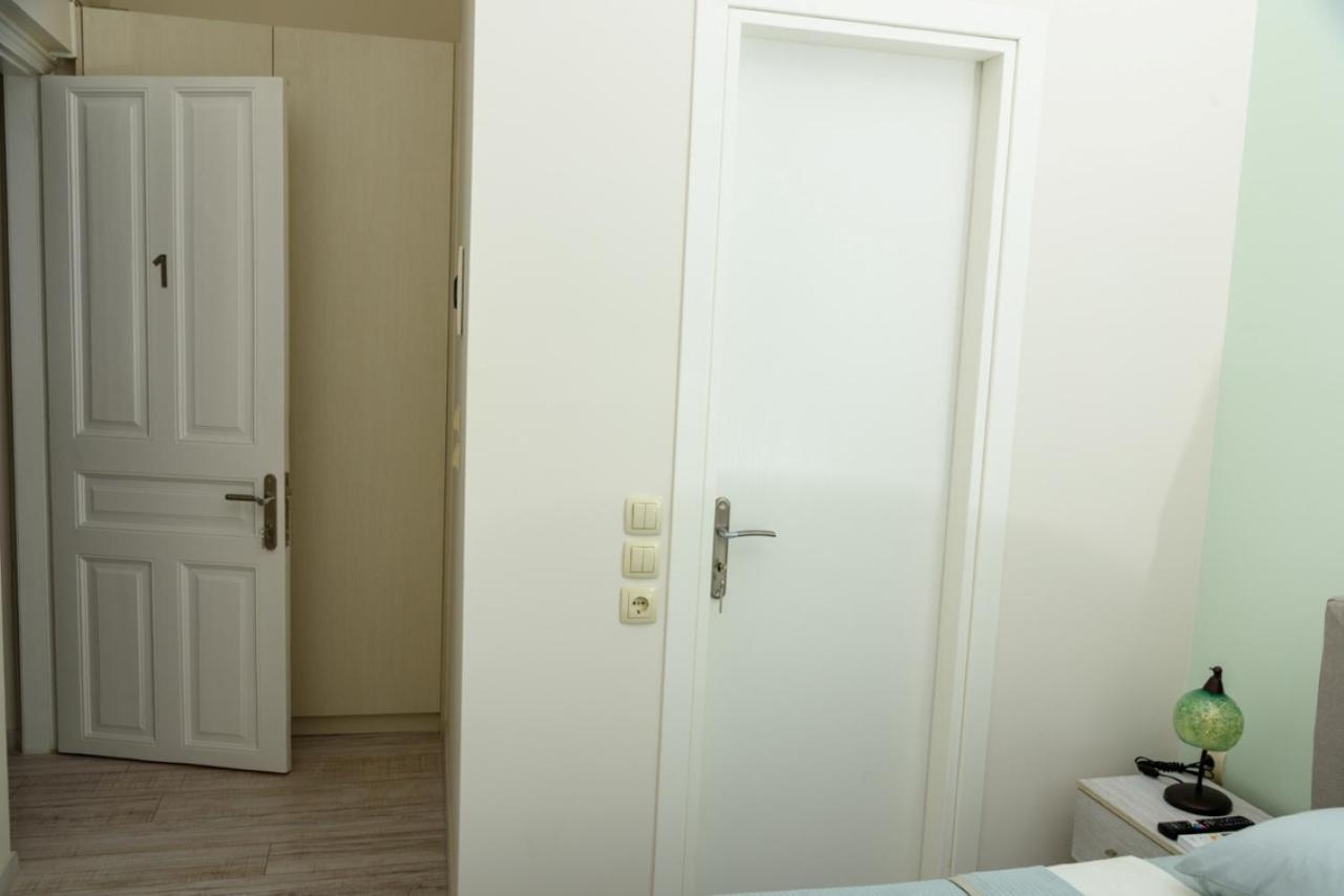 Theasis Athens Panzió Kültér fotó